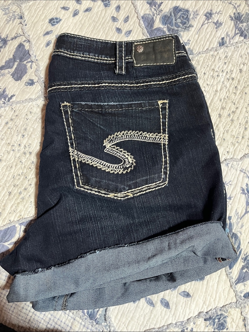 Silver Jeans Dark Blue Ankle-Length Cropped Jeans with White Contrast Stitching